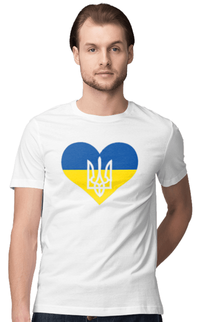 Футболка чоловіча з принтом "Серце України Герб". Ukraine lives matter, антипутинська футболка, емблема всу, зелена футболка, класичний герб україни, націоналістичні футболки, патріотичні футболки, українська футболка, футболка без війни, футболка вільна україна, футболка все, футболка героям слава, футболка для патріотів, футболка зеленого, футболка любите україну, футболка привид києва, футболка російський корабель, футболка світ україни, футболка слава україні, футболка справжній українець, футболка стоп війна, футболка я українець, футболки з боєприпасами, футболки з тризубцем. Hype