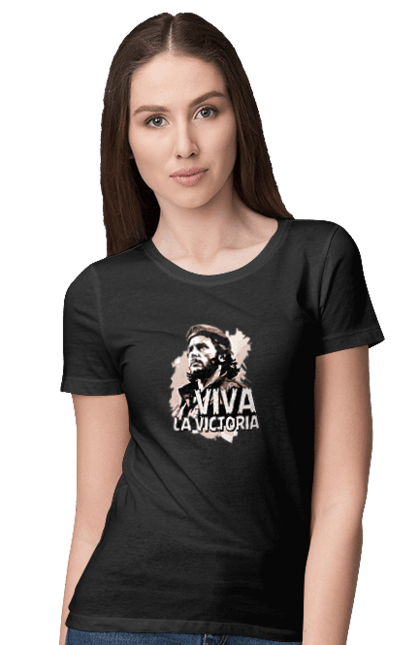 Футболка жіноча з принтом "Че Гевара. Віва ла вікторія". Гасло, напис, незалежність, перемога, повстання, портрет, революція, свобода, цитата, че гевара. KRUTO.  Магазин популярних футболок