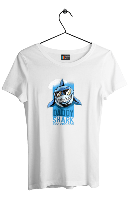 Футболка жіноча з принтом "Daddy Shark". Dad, daddy, батька, батько, батя, день, день батька, зять, коханий чоловік, мужик, папа, папулечка, подарунок, свято, улюблений, чоловік, яжбати. CustomPrint.market