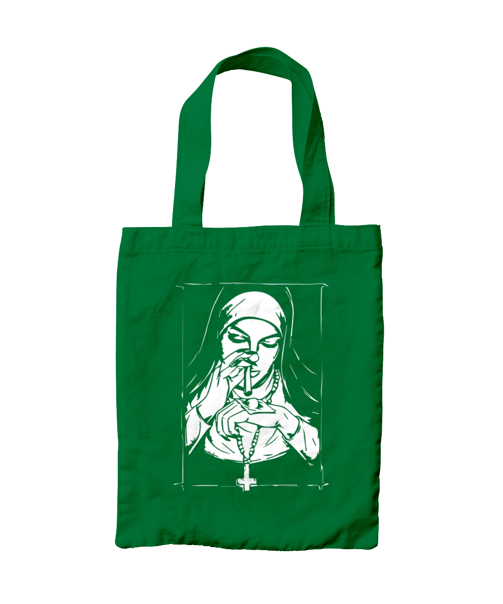 Монашка нюхає порошок