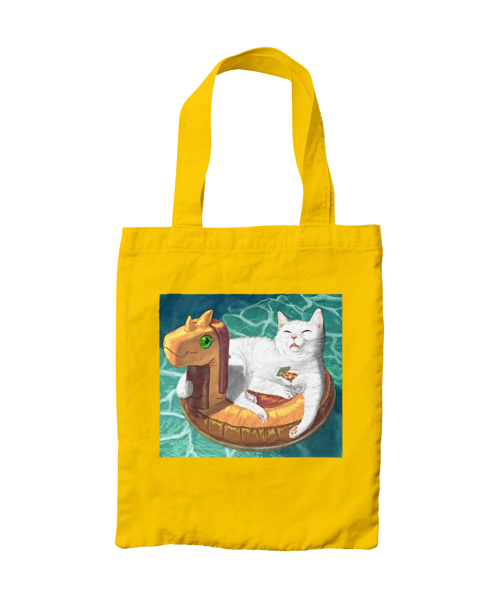 Білий кіт у плавальному колі, на відпочинку