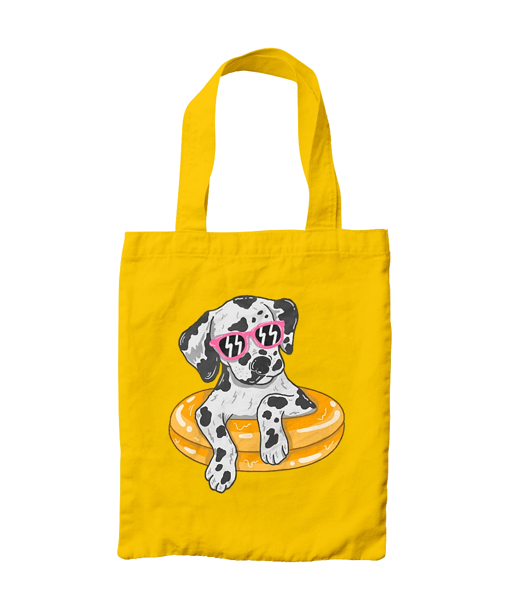 Далматинец Плавает В Кругу