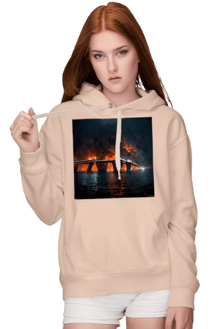 Горит Крымский мост.