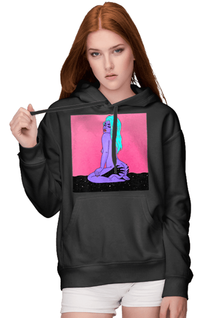 Жіноче худі з принтом "Фіолетова Дівчина В Руках". Дівчина, інопланетянка, сидить. 2070702