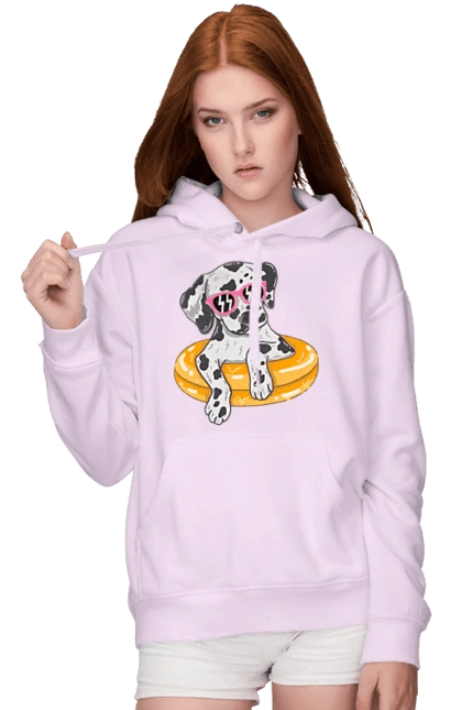 Далматинець Плаває У Колі