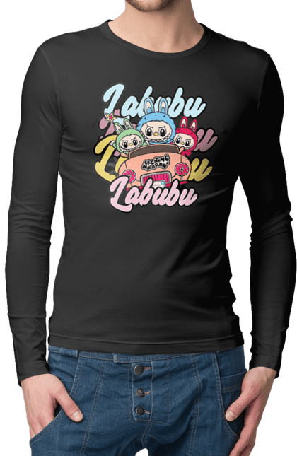 Чоловічий лонгслів з принтом "Лабубу". Іграшка лабубу, лабубу, лабубу кока кола, мерч лабубу, мила, рожева лабубу, смішна лабубу. 2070702