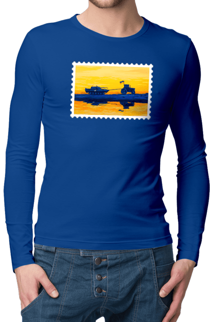 Чоловічий лонгслів з принтом "Нова марка, трактор що тягне танк". Добрий вечір, доброго вечора, марка, марка україни, марка укрпочта, ні війні, трактор тягне танк, тракторні війська, укрпочта. 2070702