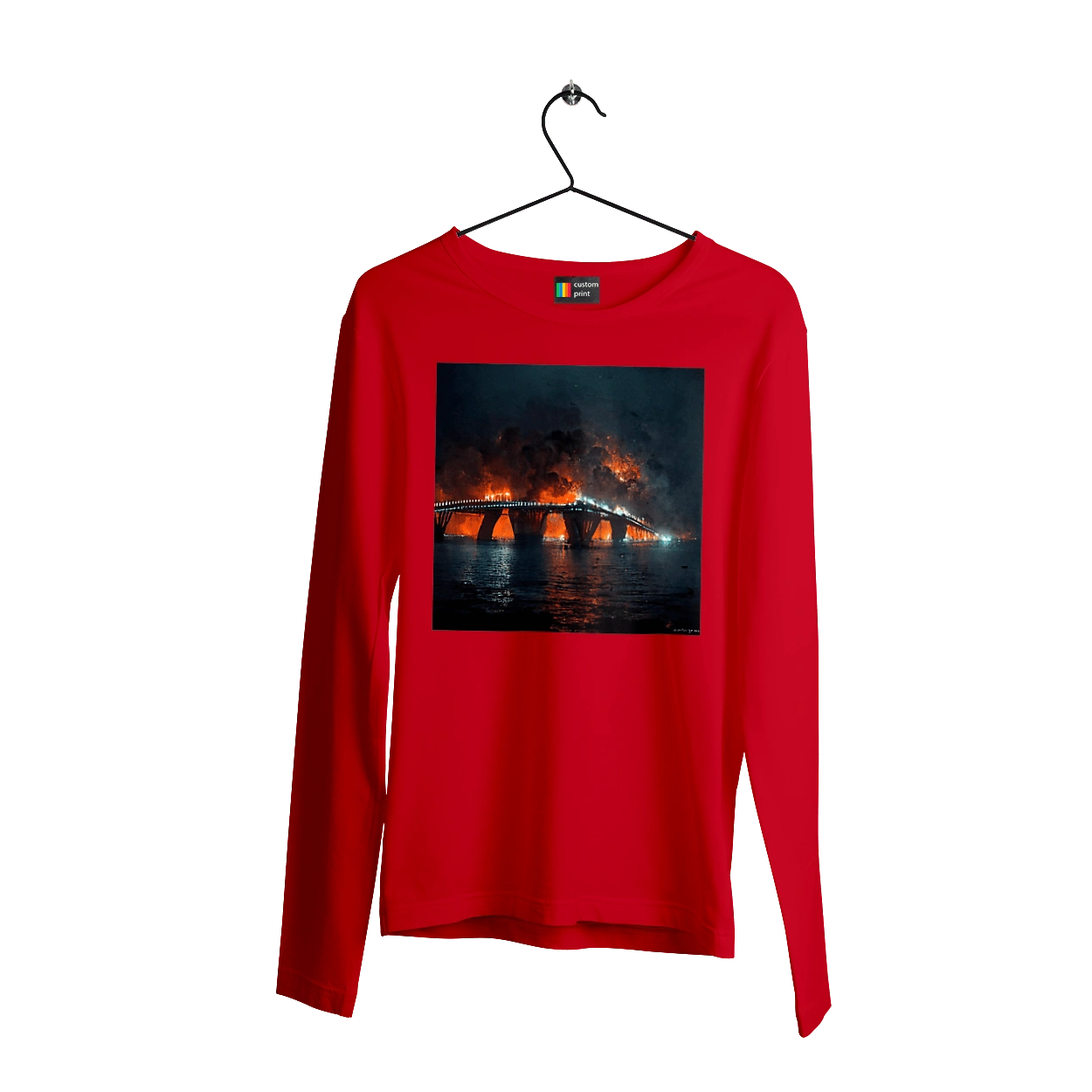 Горит Крымский мост.