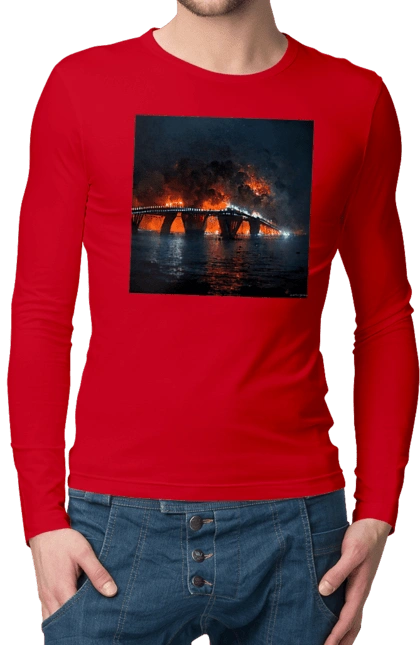 Горит Крымский мост.