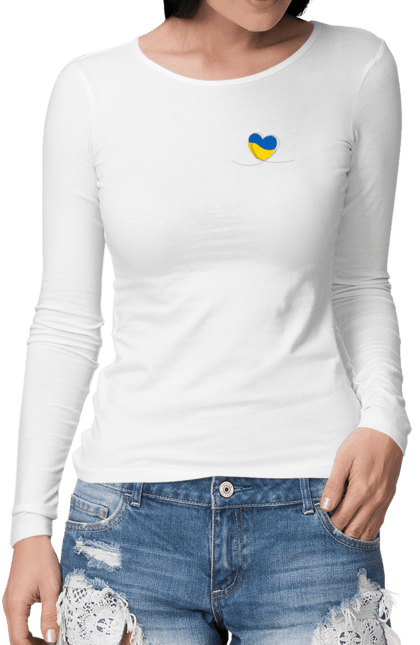 Жіночий лонгслів з принтом "Серце України". Герб, героям слава, добрий вечір, доброго вечора, йди на хуй, ми з україни, минимализм, патріоти, прапор, прапор серця, прапор україни, російський військовий корабель, серце, слава україні, україна, українець, українка, я українець. PrintMarket - інтернет-магазин одягу та аксесуарів з принтами плюс конструктор принтів - створи свій унікальний дизайн