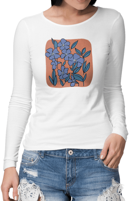 Жіночий лонгслів з принтом "Квіти барвінок". Барвінок, квіти, листочки, рослина, синя квітка. futbolka.stylus.ua