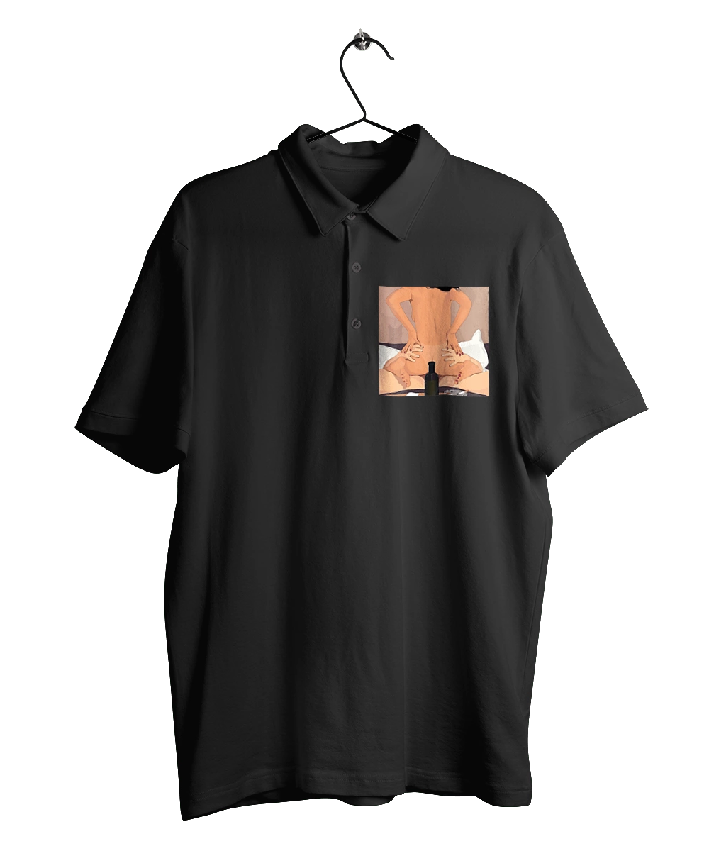 Голая Девушка, Бутылка И Сигареты