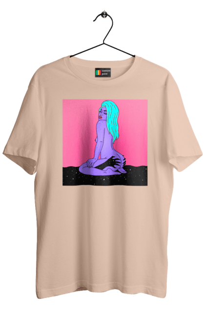 Футболка чоловіча з принтом "Фіолетова Дівчина В Руках". Дівчина, інопланетянка, сидить. 2070702