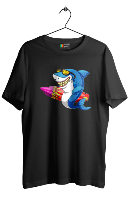 Футболка чоловіча з принтом "Акула В Окулярах З Серфінгом". Акула, літо, окуляри, серфінг. 2070702