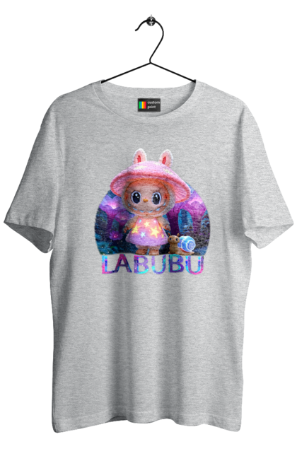 Футболка чоловіча з принтом "Лабубу". Брелок лабубу, іграшка лабубу, лабубу, лабубу кока кола, лялька лабубу, мерч лабубу, мила, рожева лабубу, смішна лабубу. 2070702