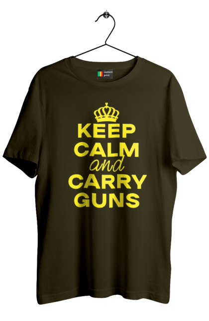 Футболка чоловіча з принтом "Зберігайте Спокій та Носіть Зброю". Брутальні, зберігайте спокій, меми, носіть зброю, популярні, прикольні, тексти, тренди. 2070702