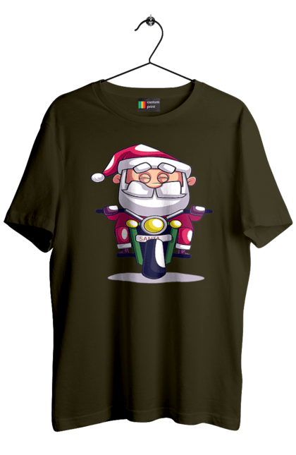 Футболка чоловіча з принтом "Щасливий Санта на мотоциклі". 2022, дід мороз, зима, мотоцикл, новий рік, різдво, санта, сніг. 2070702