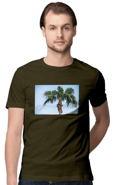 Футболка чоловіча з принтом "Пальма на тлі неба". Берег, блакитне, відпочинок, відпустку, єгипет, зелений, зелені, лист, листя, море, небо, оазис, океан, острів, пальма, південь, подорож, пригоди, тропіки, туреччина. 2070702