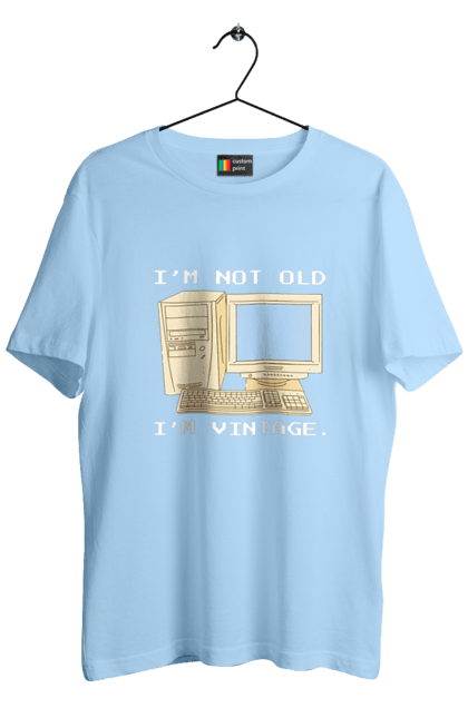 Футболка чоловіча з принтом "Я не старий, я вінтажний Ретро комп'ютер". Ай ті, айті, айтішник, ботан, вінтаж, вінтажний, гік, клавіатура, код, кодер, комп, мова, піксель, програміст, програмування, ретро, хакер. 2070702