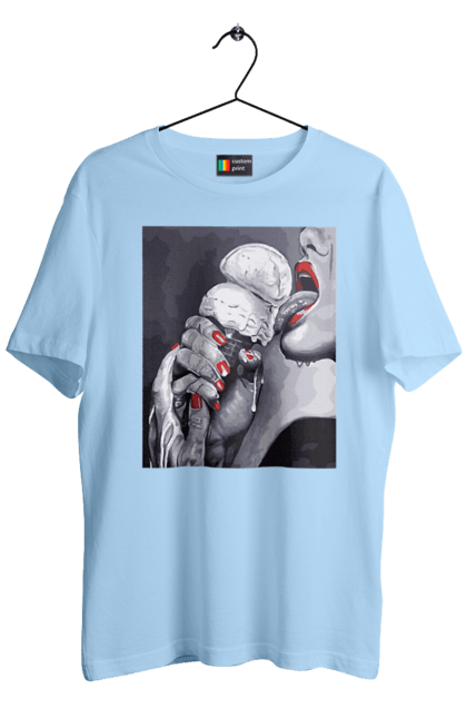 Футболка чоловіча з принтом "Смак ескімо". Апетитне ескімо, вона лиже, дівчина та морозиво, лиже мовою, смак ескімо, смак морозива, тече по губах, тече по руках. 2070702