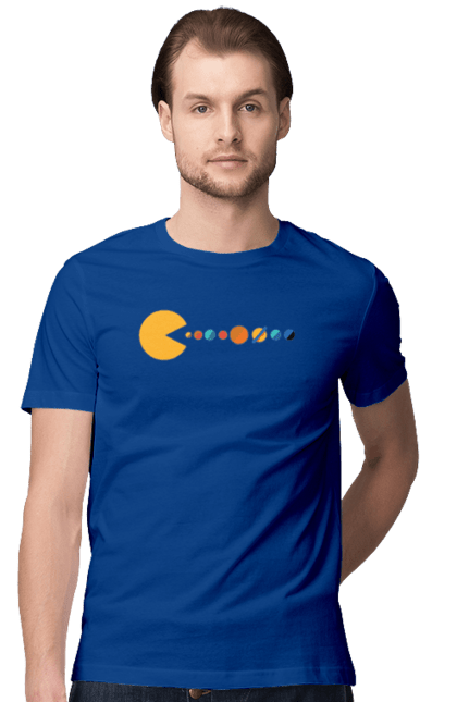 Футболка чоловіча з принтом "Pac Man Planets". Atari, namco, pac man, аркадна відеогра, відеогра, комп`ютерна гра, космос, лабіринт, планети, сонячна система. 2070702