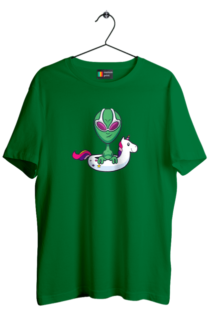 Футболка чоловіча з принтом "Інопланетянин Плаває У Колі". Інопланетянин, надувной круг, плавати. 2070702