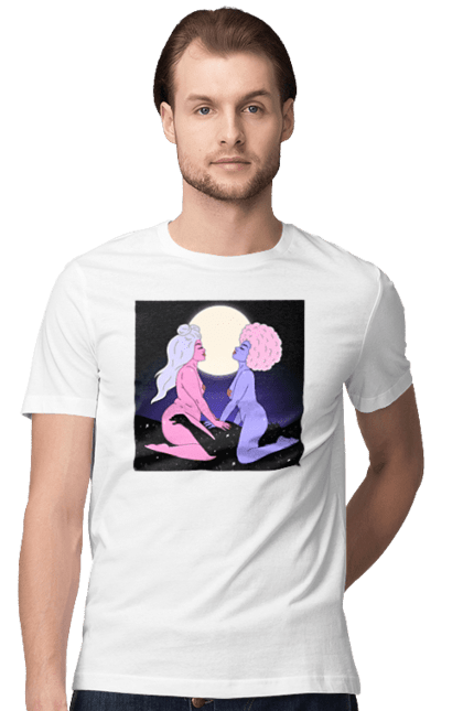 Men`s t-shirt with prints Two Aliens And The Moon. Aliens, from above, girls. 2070702