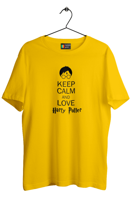 Футболка мужская с принтом Keep calm and love Harry Potter. Gryffindor, harry potter, hogwarts, keep calm, гарри поттер, гриффиндор, книга, фильм, франшиза, хогвартс. 2070702