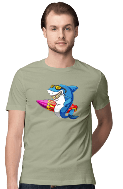 Футболка чоловіча з принтом "Акула В Окулярах З Серфінгом". Акула, літо, окуляри, серфінг. 2070702