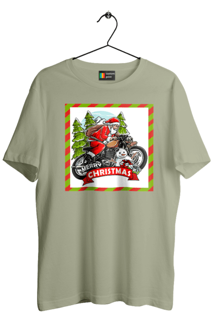 Футболка мужская с принтом Санта на мотоцикле. Елка, мотоцикл, новый год, подарки, рождество, санта, снеговик. 2070702