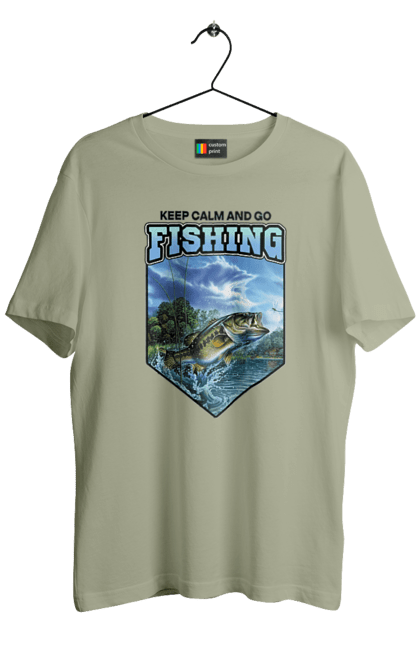 Футболка чоловіча з принтом "Keep Calm and Go Fishing". Відпочинок на природі, для рибалок, для чоловіків, мисливці та риболови, природа, рибалка, риболовля, спінінг, хоббі. 2070702