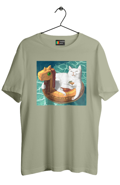 Футболка чоловіча з принтом "Білий кіт у плавальному колі, на відпочинку". Басейн, відпочинок, кіт, коктейль, море, плавальний круг. 2070702