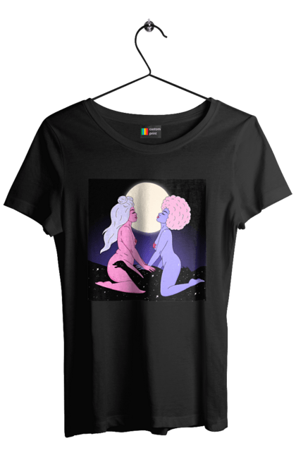 Футболка жіноча з принтом "Дві Інопланетянки І Місяць". Дівчата, зверху, інопланетянки. 2070702