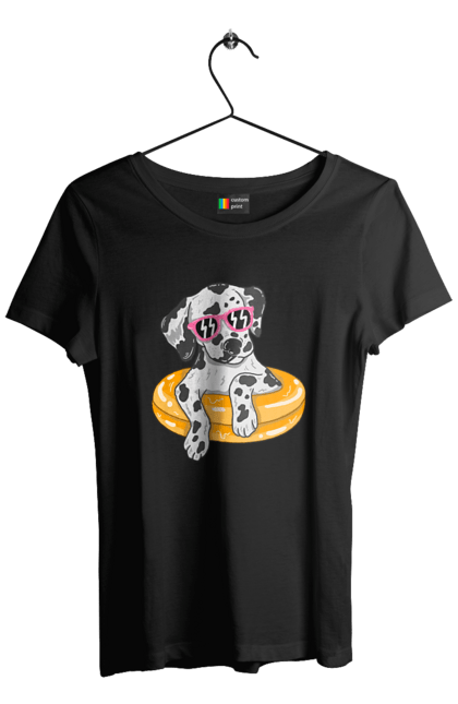 Футболка жіноча з принтом "Далматинець Плаває У Колі". Далматинець, окуляри, плавати, собака. 2070702