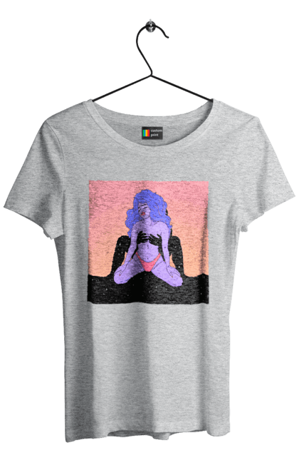 Футболка женская с принтом Фиолетовая Девушка В Трусиках. В трусах, инопланетянка. 2070702