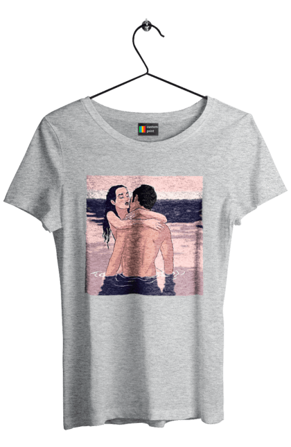 Футболка женская с принтом Парочка Обнимается В Реке. Голо, любовь, пара. 2070702