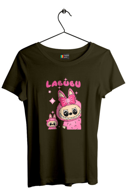 Футболка жіноча з принтом "Лабубу". Іграшка лабубу, лабубу, лабубу кока кола, мерч лабубу, мила, рожева лабубу, смішна лабубу. 2070702