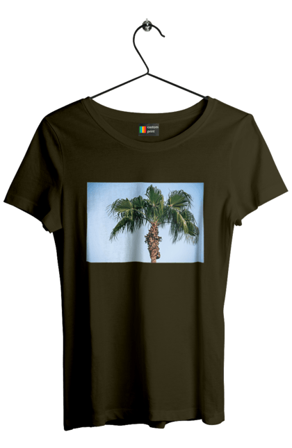 Футболка жіноча з принтом "Пальма на тлі неба". Берег, блакитне, відпочинок, відпустку, єгипет, зелений, зелені, лист, листя, море, небо, оазис, океан, острів, пальма, південь, подорож, пригоди, тропіки, туреччина. 2070702
