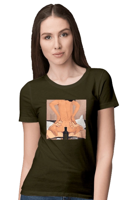 Гола Дівчина, Пляшка І Сигарети