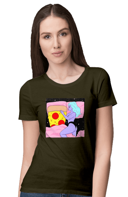 Футболка жіноча з принтом "Фіолетова Дівчина І Піца". Дівчина, ліжко, піца. 2070702