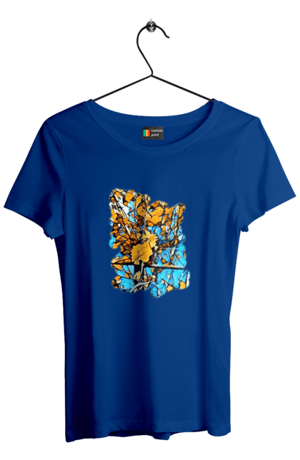 Футболка жіноча з принтом "Жовті квіти на синьому фоні". Арт, жовтий та синій, жовті квіти, жовто-синій, квіти, малюнок, природа, синій та жовтий, синьо-жовтий. 2070702
