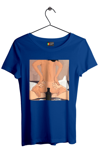 Футболка жіноча з принтом "Гола Дівчина, Пляшка І Сигарети". Гола, зверху. 2070702