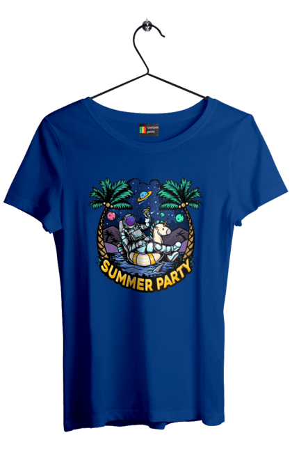 Футболка жіноча з принтом "Літній Паті З Космонавтом". Космонавт, космос, літо. 2070702