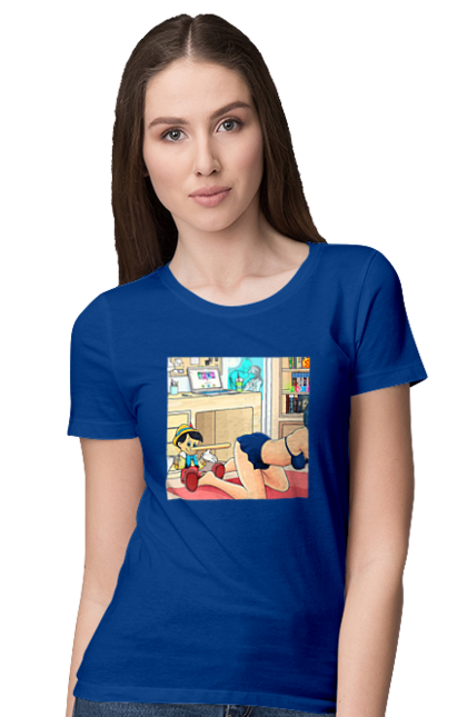 Футболка жіноча з принтом "Буратіно У Дорослій Казці". Бетмен, буратіно, гола, поцілунок, прикол. 2070702