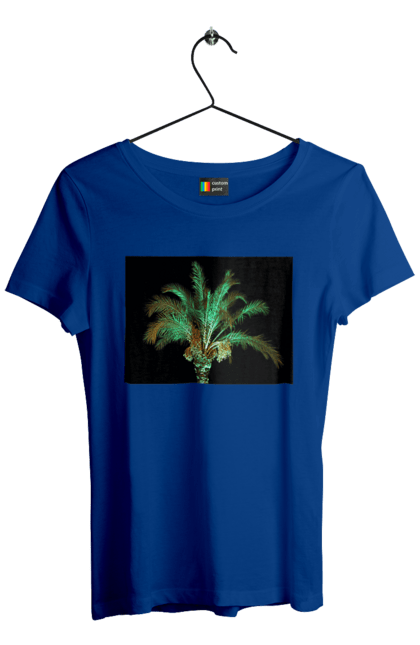 Футболка жіноча з принтом "Фінікова Пальма Вночі". Берег, відпочинок, відпустка, зелений, море, ніч, оазис, океан, острів, пальма, південь, подорож, пригоди, тропіки, фінікова, чорне. 2070702