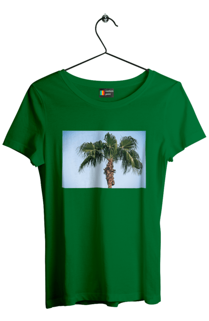 Футболка жіноча з принтом "Пальма на тлі неба". Берег, блакитне, відпочинок, відпустку, єгипет, зелений, зелені, лист, листя, море, небо, оазис, океан, острів, пальма, південь, подорож, пригоди, тропіки, туреччина. 2070702