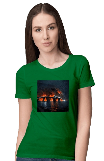 Горит Крымский мост.