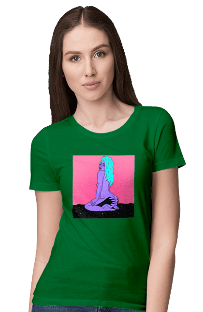 Футболка жіноча з принтом "Фіолетова Дівчина В Руках". Дівчина, інопланетянка, сидить. 2070702