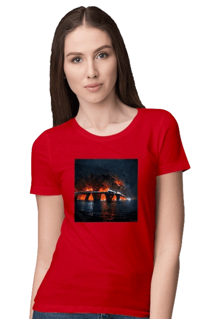 Горит Крымский мост.