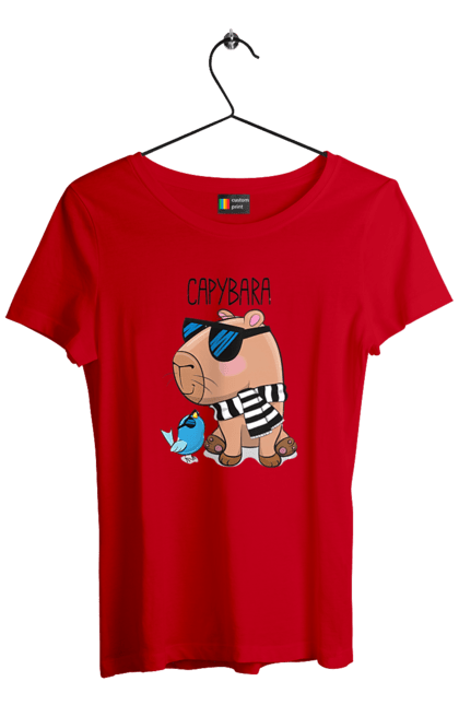 Футболка жіноча з принтом "Стильна капібара". Капібара, модна капібара, настрій, окуляри, птах, сонячні окуляри, стильна капібара, тварина, шарф у смужку. 2070702
